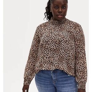 TORRID LEOPARD SHEER CHIFFON SMOCKED MOCK NECK BLOUSE SIZE 1 NWOT